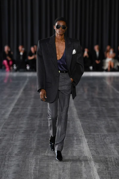 Look 13
